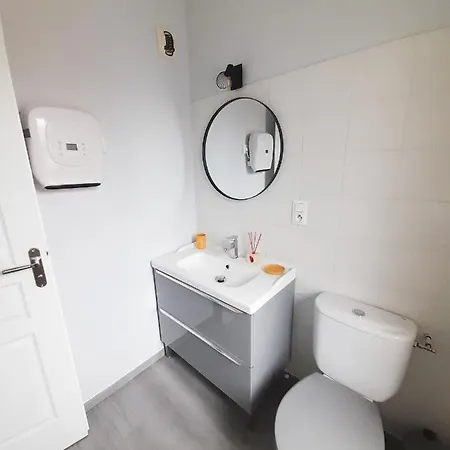 Apartment L'indus T2--hyper Centre--tout Confort--clim--wifi *
